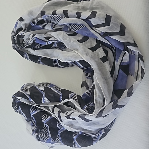 Scarf - Picture 2 of 3